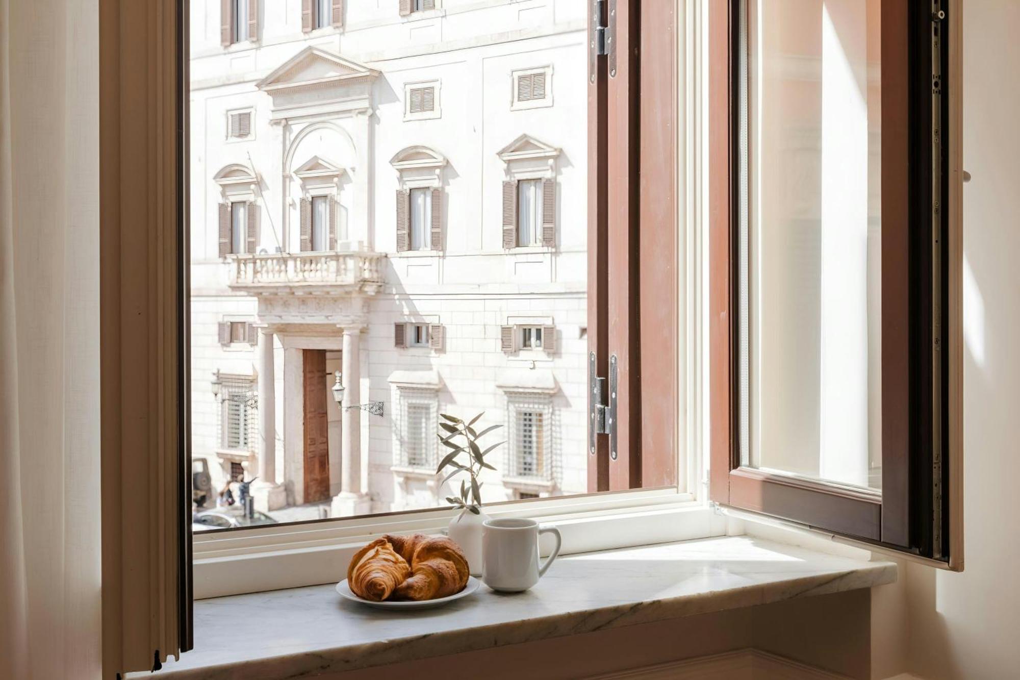 Sonder By Marriott Bonvoy Antinoo Apartments Piazza Del Parlamento Řím Exteriér fotografie